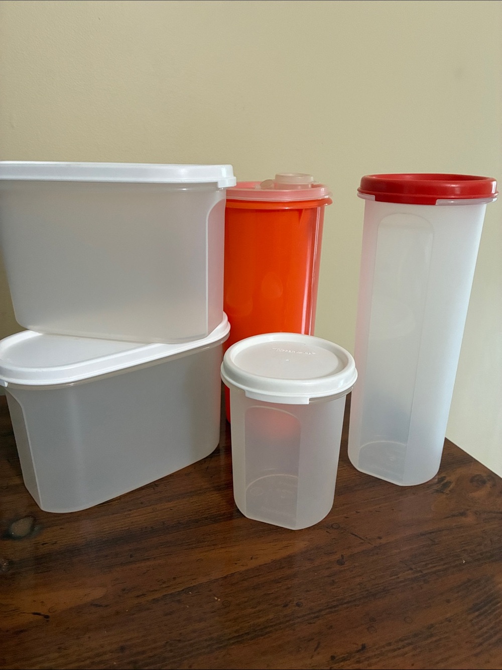 TUPPERWARE BUNDLE (10 pieces - 5 items)